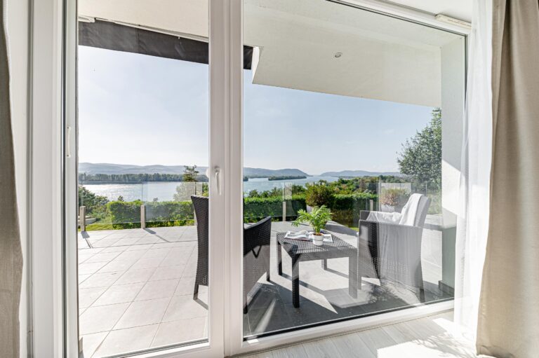 Akvarell Apartment House - Accommodation in Zebegény, with jacuzzi, unique panorama, discounted prices